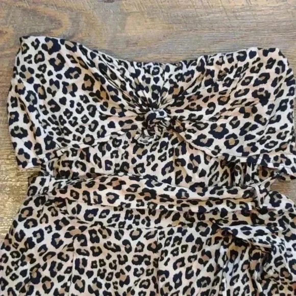 Simplee leopard print strapless jumpsuit size small - Picture 2 of 7